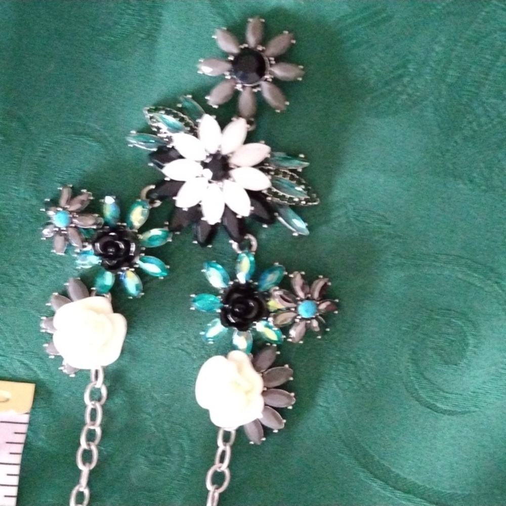 JOAN RIVERS FLORAL STATEMENT NECKLACE NWOT - Picture 5 of 6